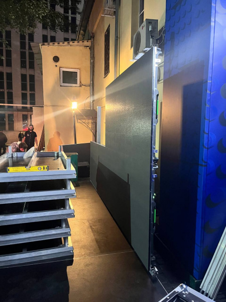 Светодиодный экран в аренду 2мм (Р2) 4х3м (для улицы)